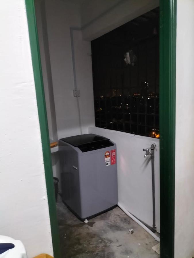 Khairul Homestay Pangsapuri Sutera Seberang Jaya Kampong Telok  Exterior photo